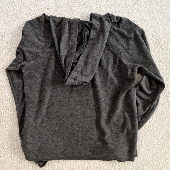 Hooded long sleeve shirt. - Picture 6 of 8